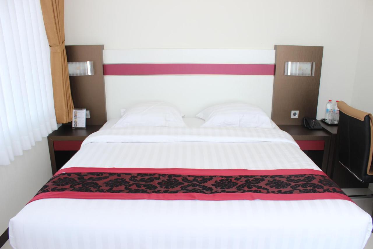 Idea'S Hotel Jalan Ibrahim Aji 万隆 外观 照片