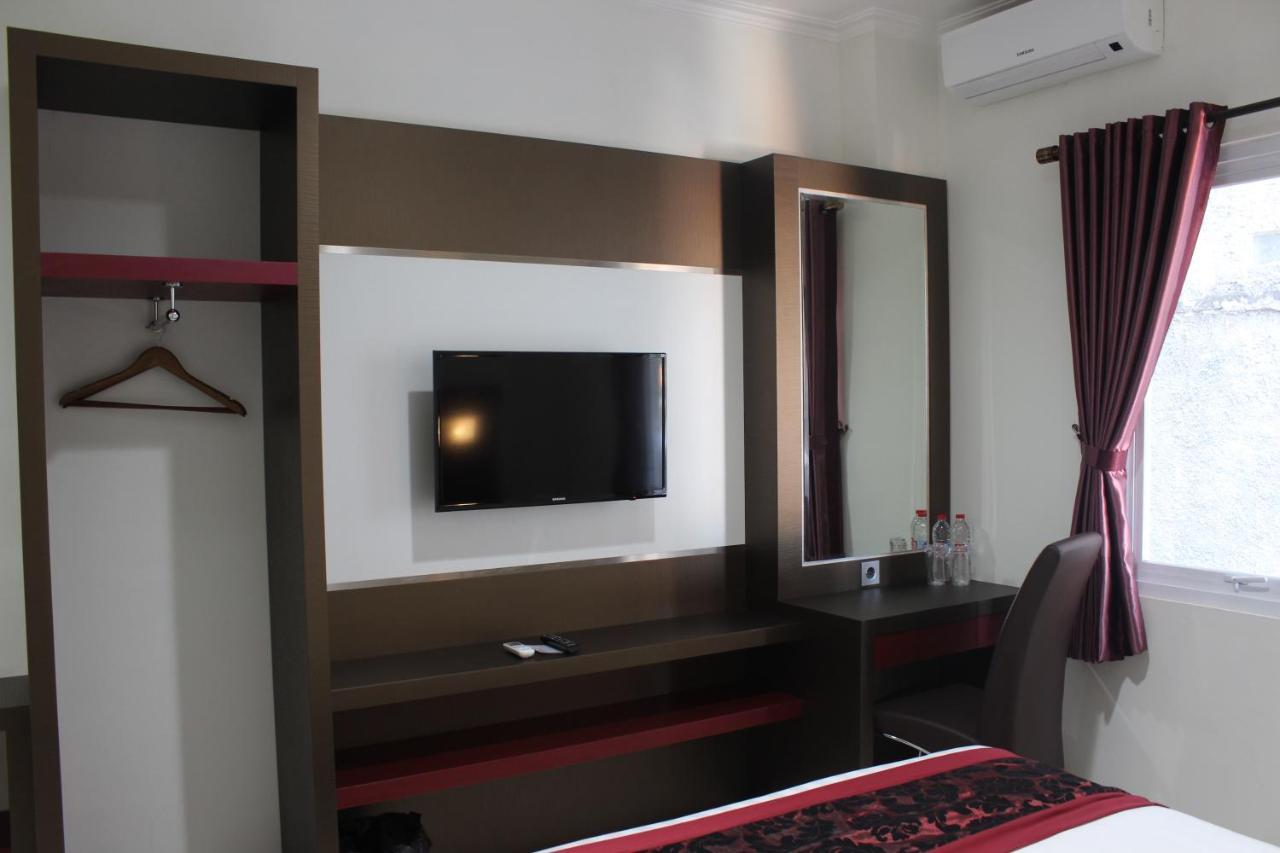 Idea'S Hotel Jalan Ibrahim Aji 万隆 外观 照片