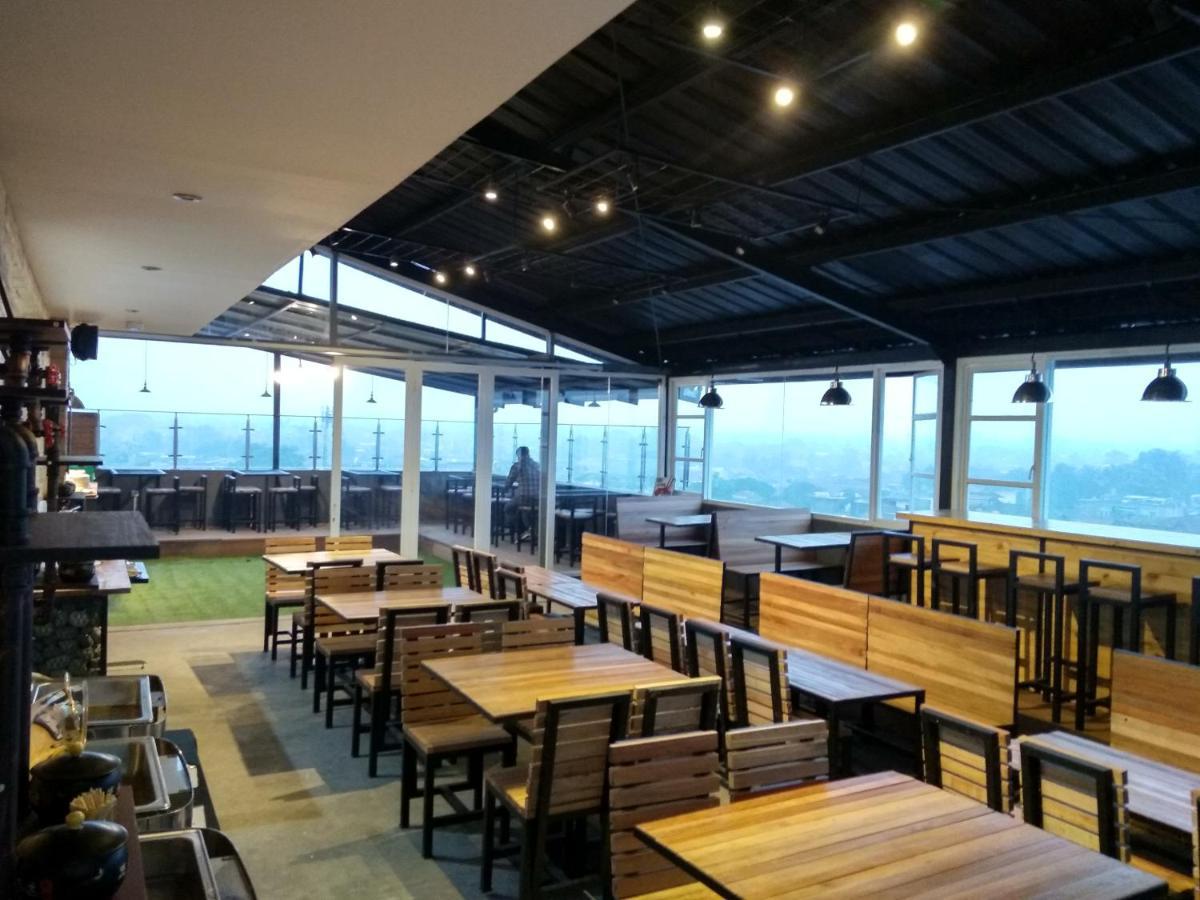 Idea'S Hotel Jalan Ibrahim Aji 万隆 外观 照片